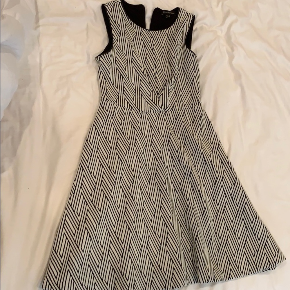 banana republic dress chevron stripes sleeveless